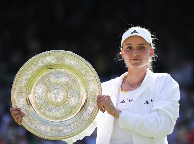 开云科技-张奔斗：莱巴金娜为何转换国籍？这个故事道出一二