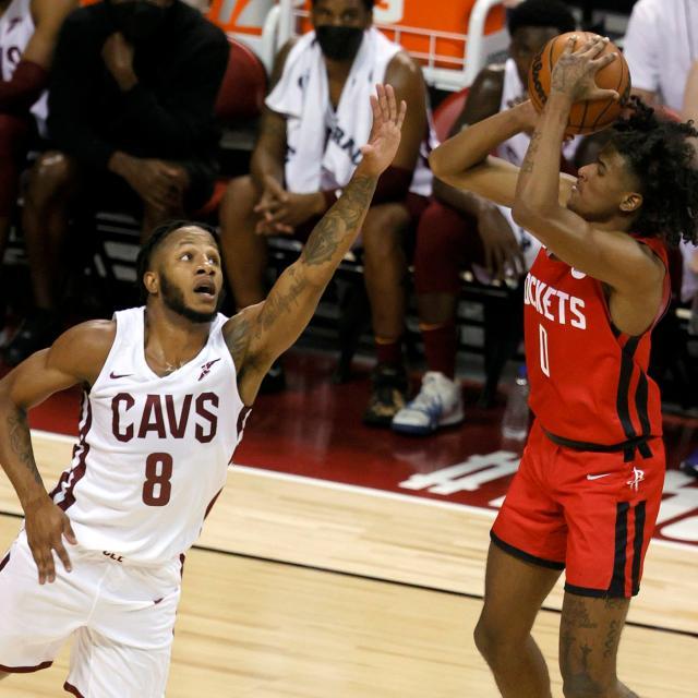 开云移动-2021届新秀大亮相，榜眼表现出色、状元难让人满意